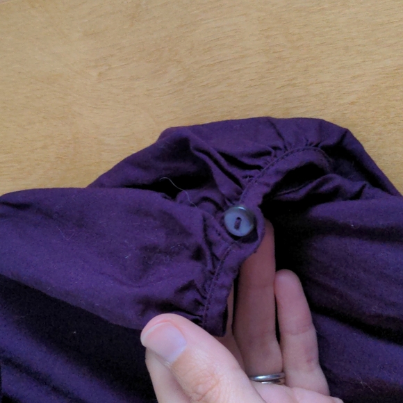 A cute cap sleeve top - Picture 4 of 4